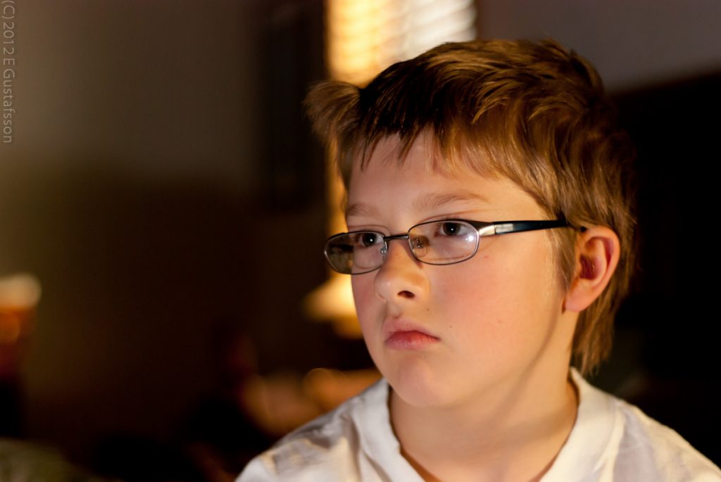 child zoned out during screentime.