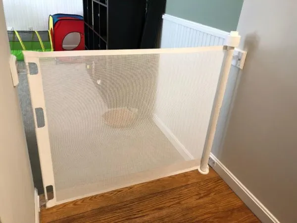 retractable baby gate