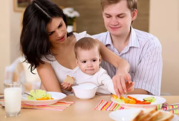 Family weaning the Montessori way.