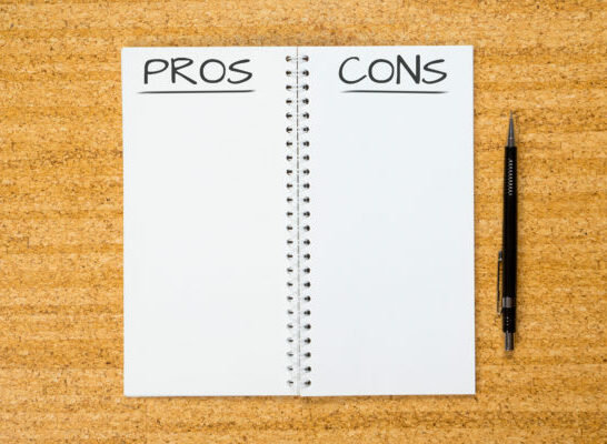 image of list of pros and cons of montessori education.