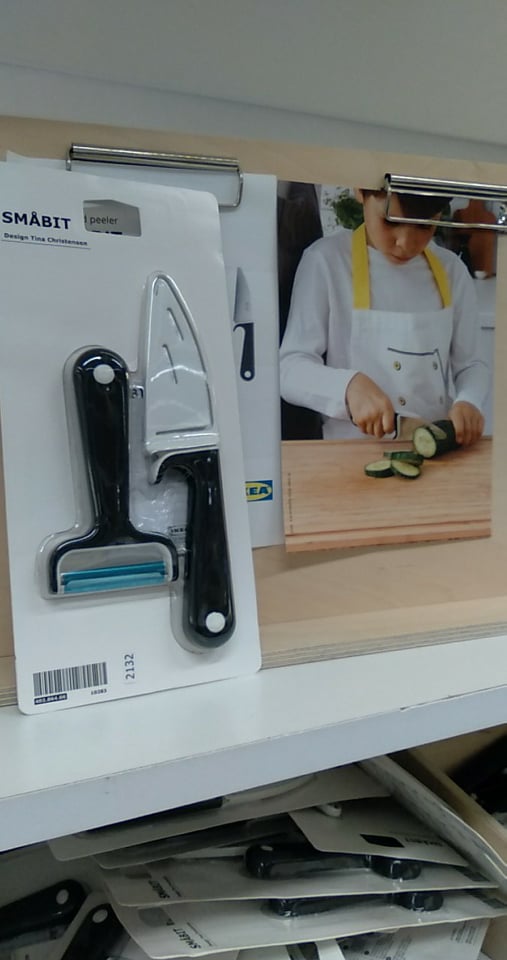 image of smabit Montessori knife a peeler set from ikea.
