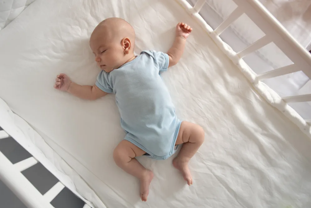 Crib vs Floor Bed: Which is Best for your Baby? — The Montessori