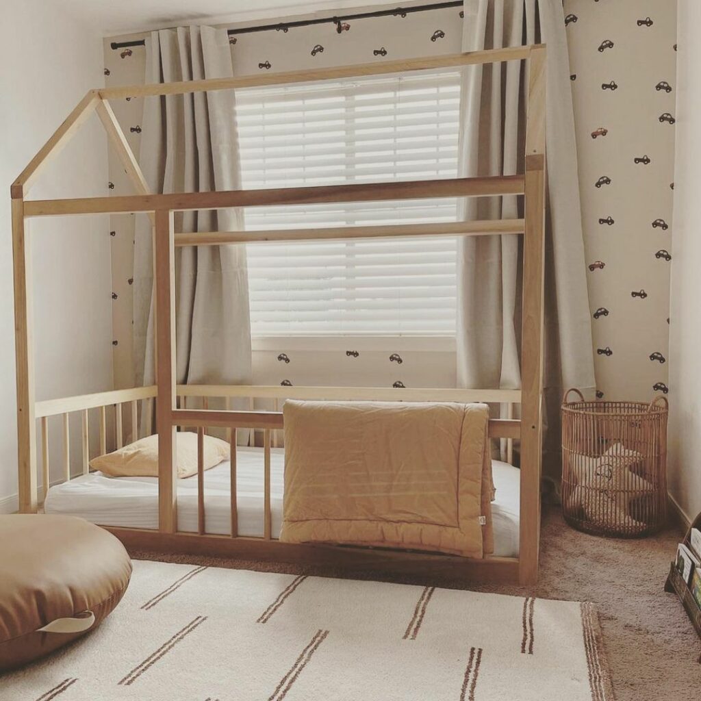 Image of the 2mamabees Montessori Floor Bed with Rails.